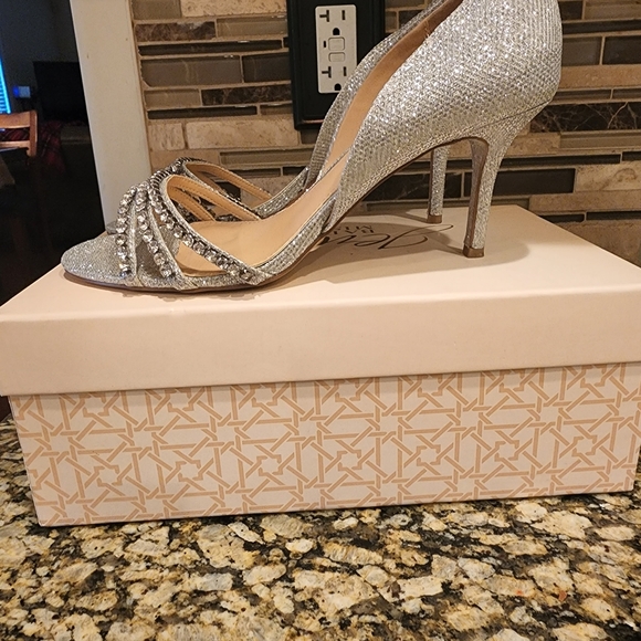 Badgley Mischka silver bling heels - Picture 2 of 5